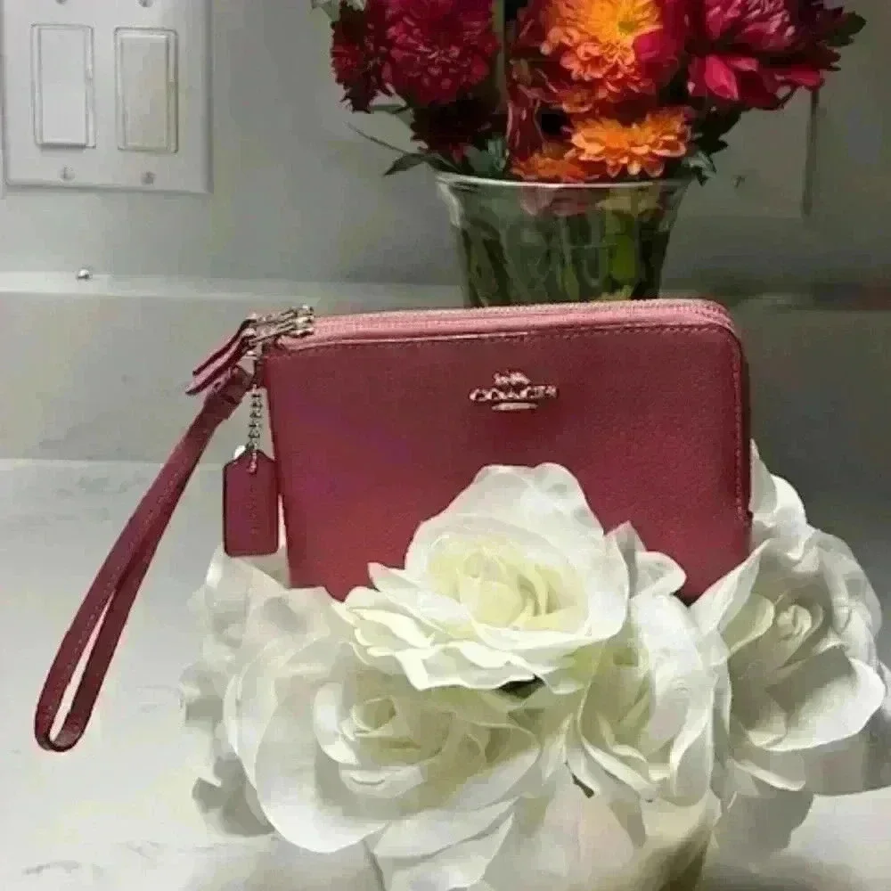 Coach Pink Mauve Pebbled Leather Wristlet Double Corner Zippered #F87587 EUC!